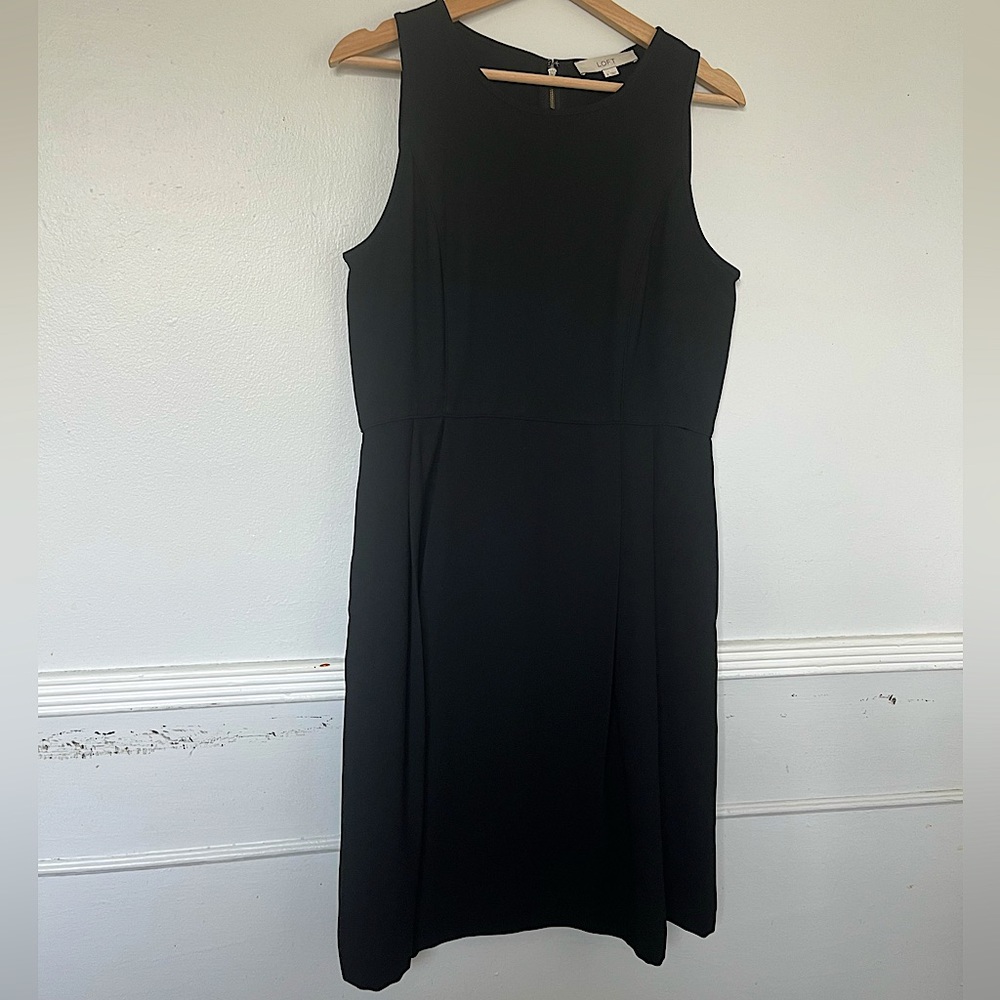 Loft Ann Taylor Black Dress . Size 8 .